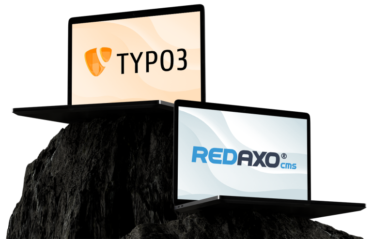 Zwei offene, schwarze Laptops auf dunklen Felsplattformen, jeweils mit Bildschirmen, die den Text TYPO3 (links) und REDAXO® cms (rechts) anzeigen.